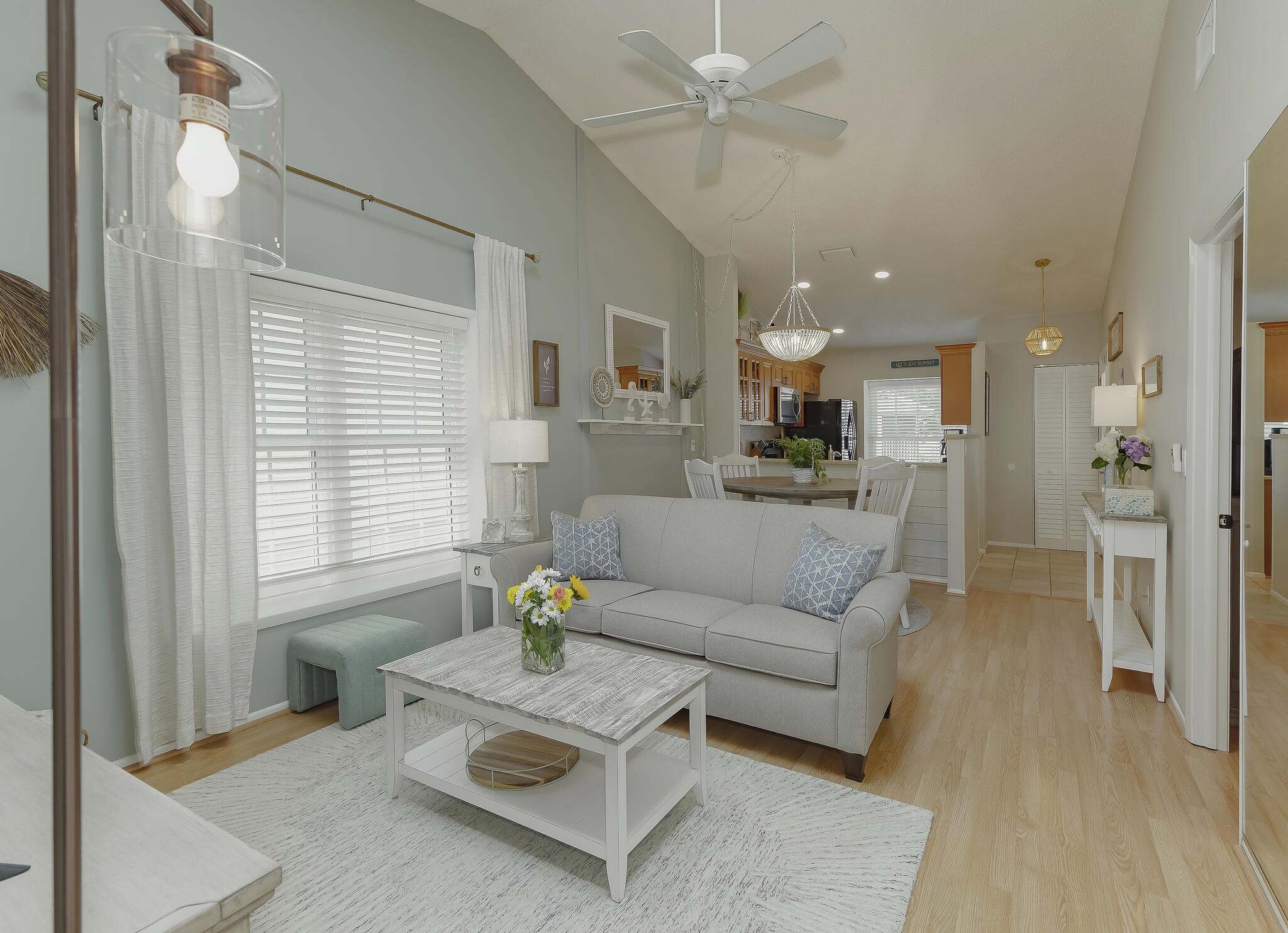 FOR RENT Treasure Island fully furnished condo for 2800 in Tierra