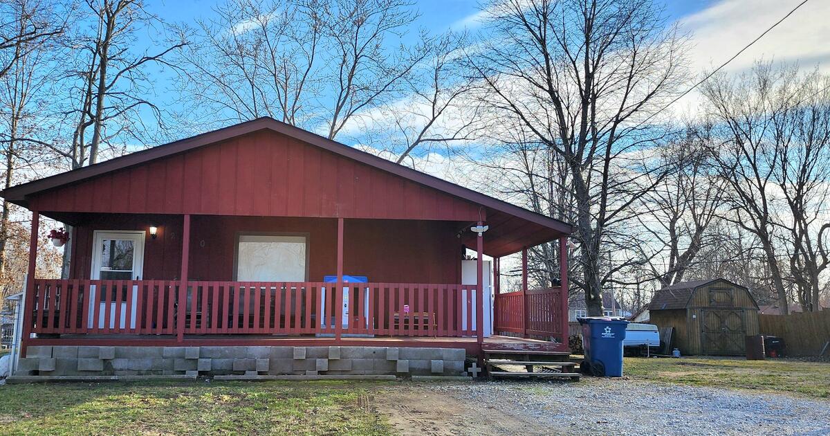 3 Bedroom 1 Bathroom House for 137500 in Bethalto, IL For Sale