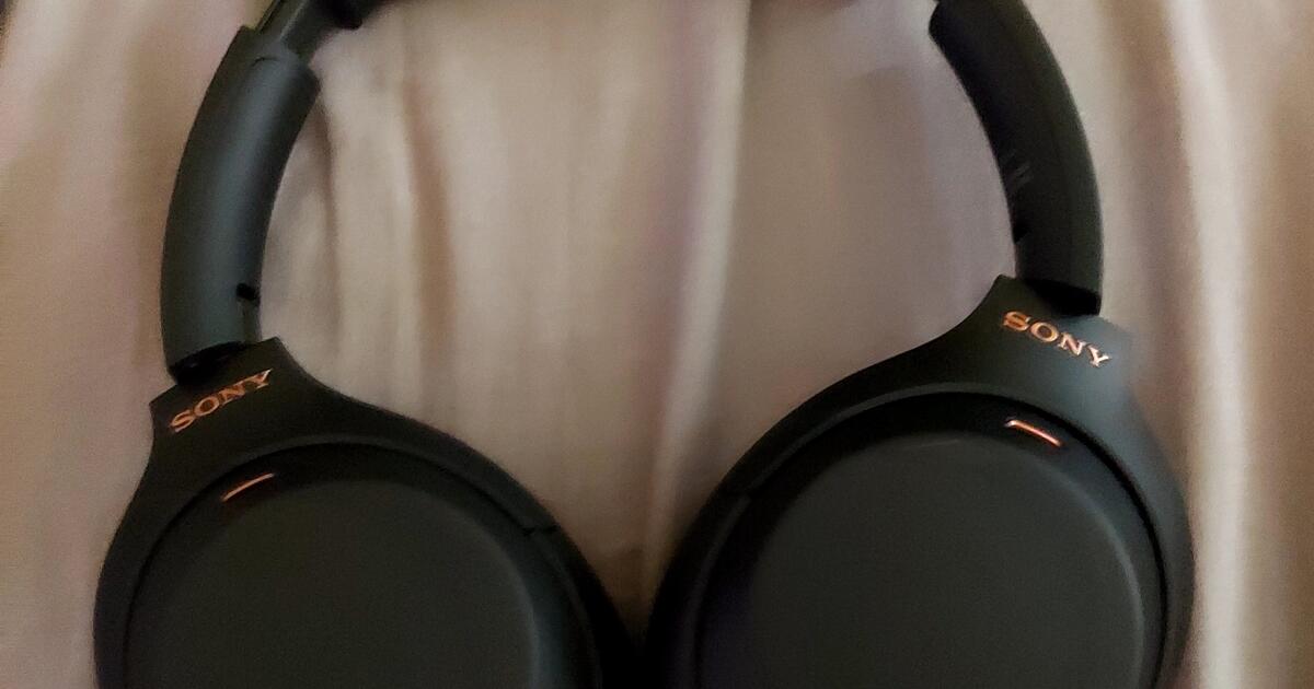 Sony XM4 for $250 in Portland, OR | Finds — Nextdoor