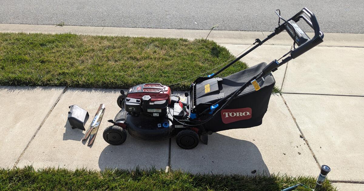 Toro 21387 Super Recycler Mower for 140 in Lafayette, IN For Sale