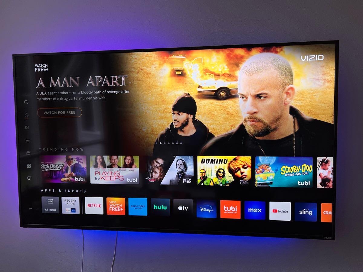 Vizio M70D3 with mount and LED backlight for 100 in Redmond, WA For