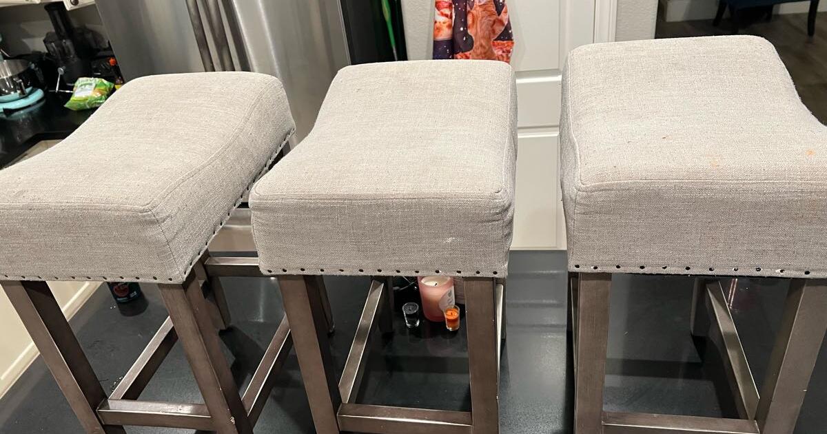 Counter top chairs for 50 in Montclair, CA Finds — Nextdoor