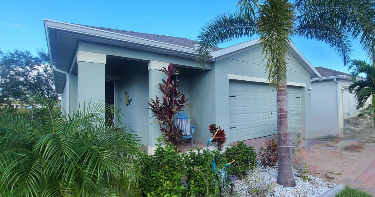 2000/month ANNUAL RENTAL Calusa Creek PUNTA GORDA 3 Bed 2 Bath for