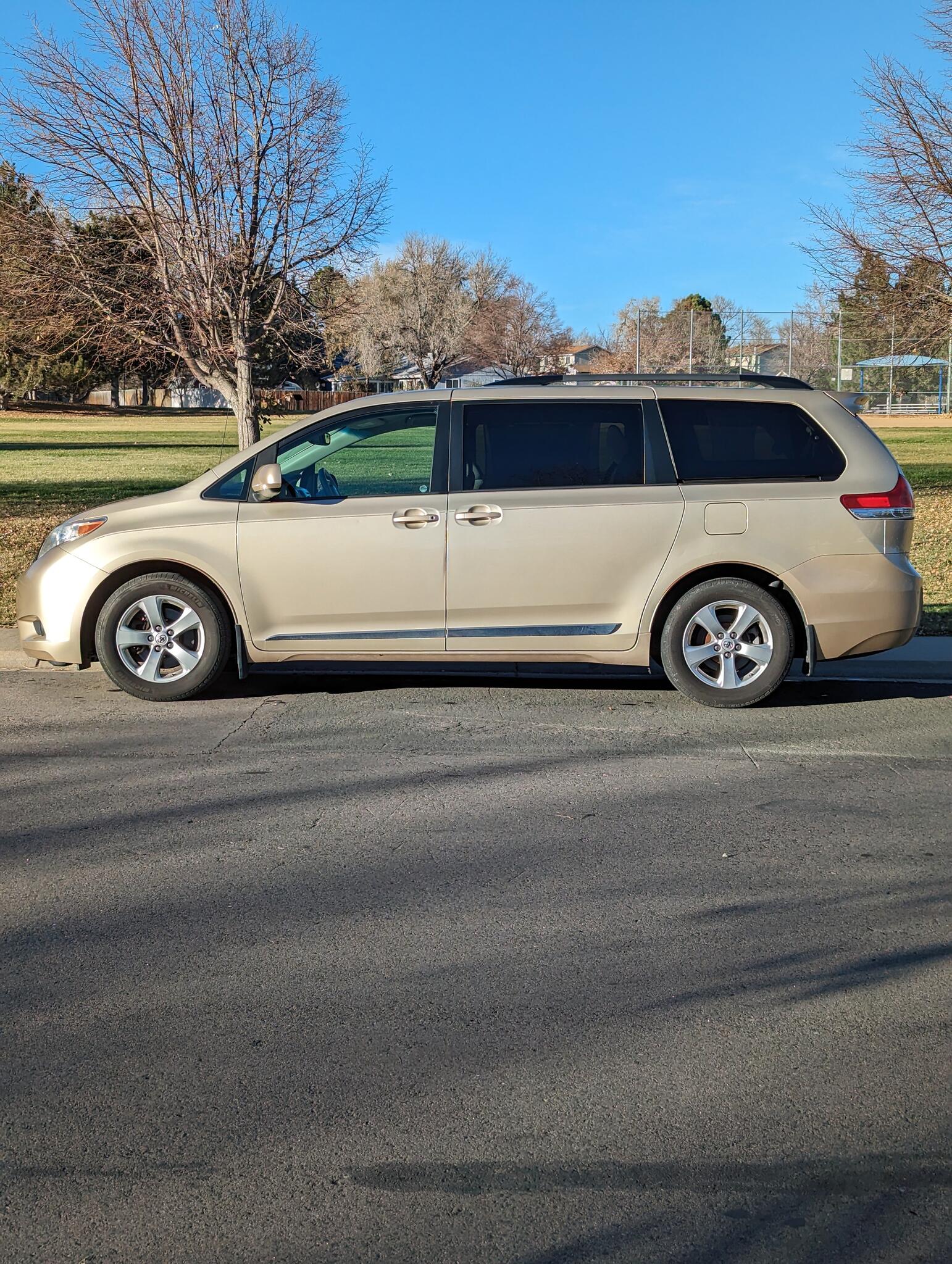 2014 Toyota Sienna Lx For $9999 In Broomfield, Co 