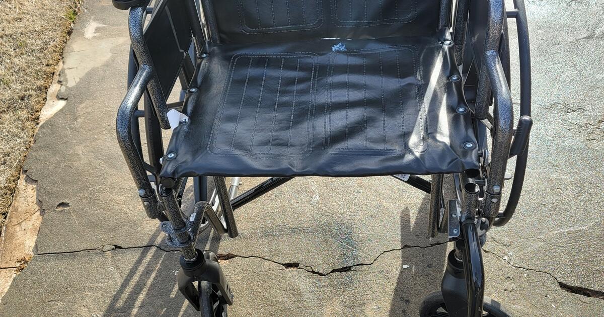 Medline Wheelchair for 40 in Oklahoma City, OK For Sale & Free
