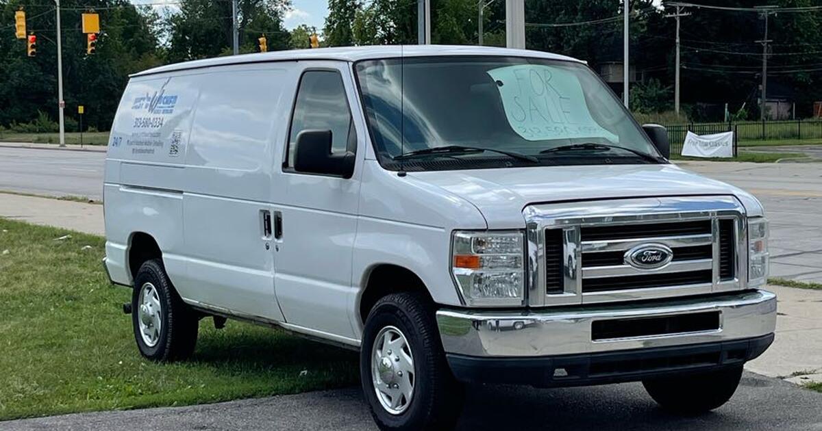 2012 FORD E350 SUPER DUTY ADVANCE TRAC RSC *EXCELLENT CONDITION* for