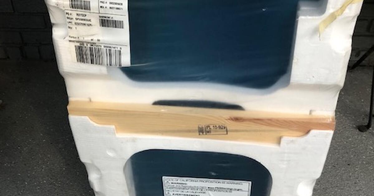 New Bosch 18 in. Stainless Steel Dishwasher (800 Series SPX68B55UC