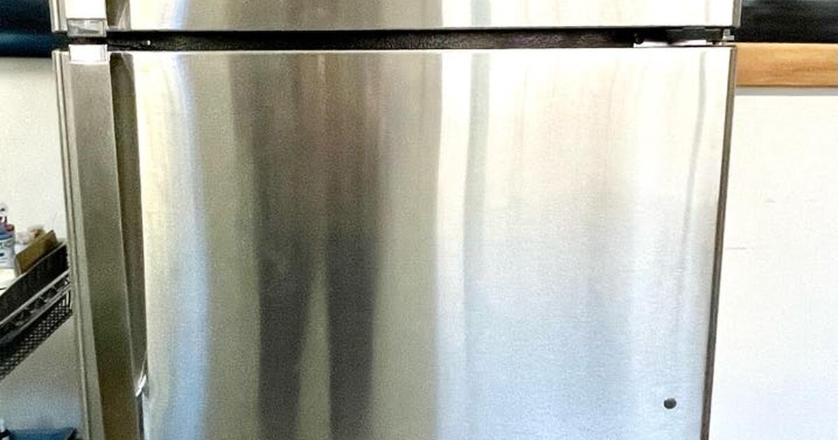 NEW 16.6 stainless steel refrigerator in Miami, FL For Sale & Free