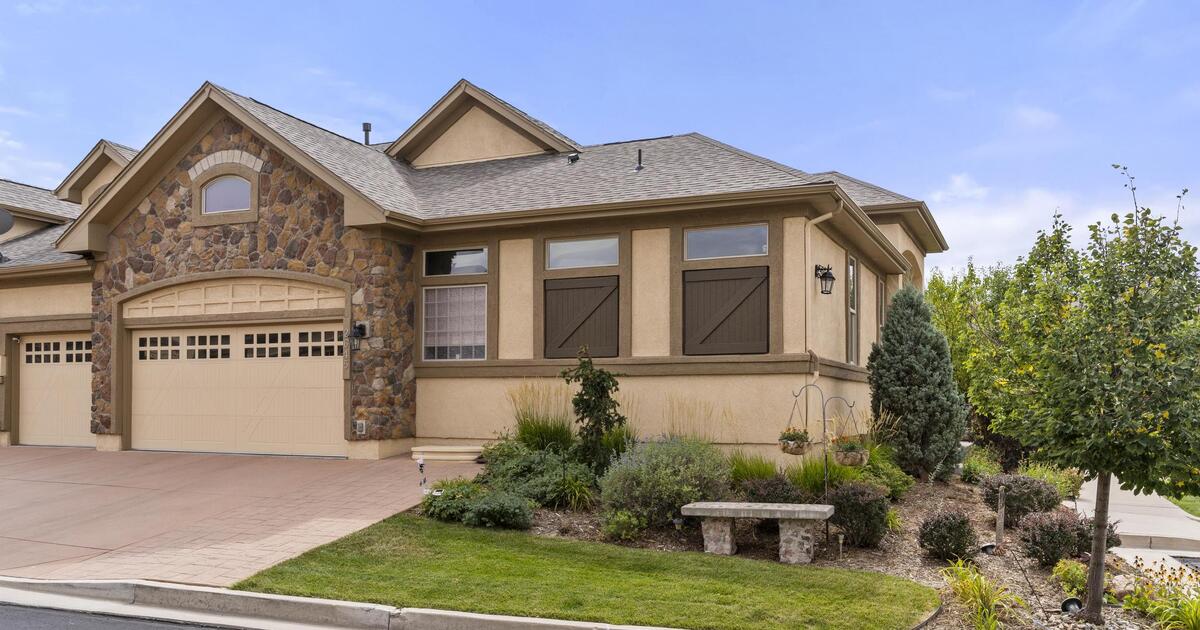 Home For Sale RanchStyle End Unit Townhome with 3Car Garage for