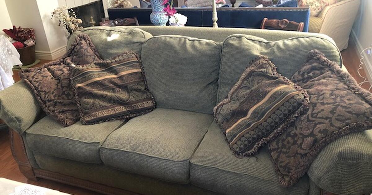 Couch or Couches for sale for Free in San Antonio, TX Finds — Nextdoor