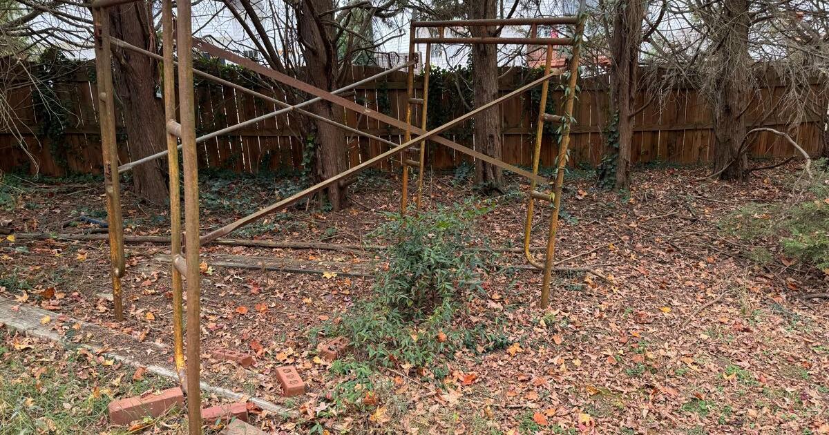Used construction scaffolding 10 per set for free in alpharetta ga