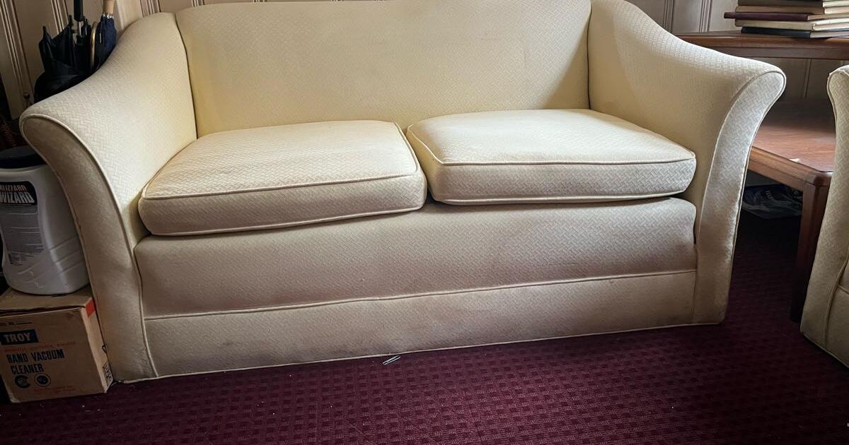 FREE!!! Two (2) Love Seats for Free in Paramus, NJ For Sale & Free