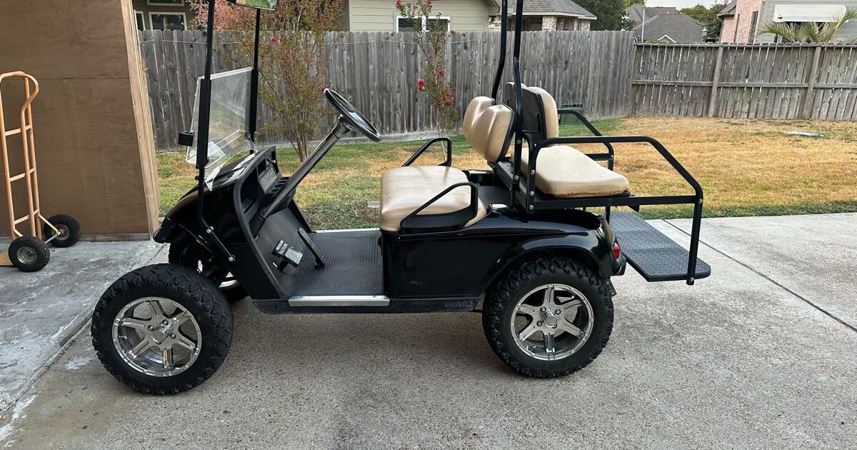 EZGO GOLF CART for 2000 in Willis, TX For Sale & Free — Nextdoor
