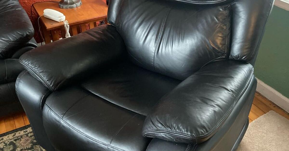Furniture, leather recliner & more for 700 in Kenosha, WI For Sale & Free — Nextdoor