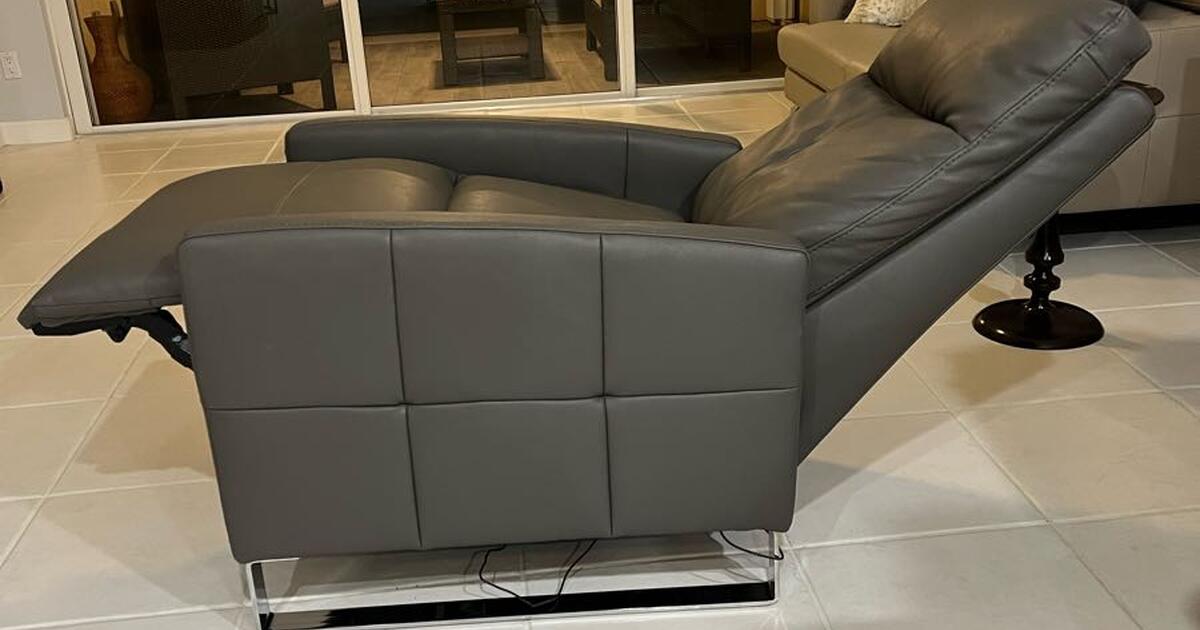 Power Recliner for 225 in Baton Rouge, LA For Sale & Free — Nextdoor