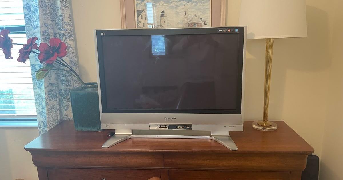 Free Large screen HDTV for Free in Bradenton, FL Finds — Nextdoor