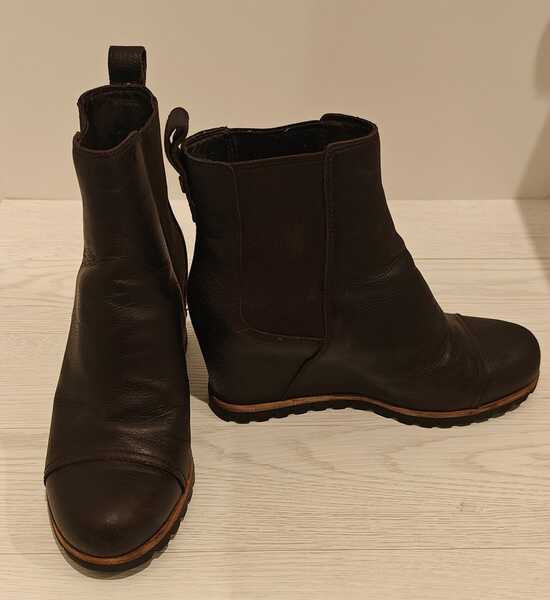UGG Pax Wedge Waterproof Boots Brown Size 7 For 40 In Minneapolis
