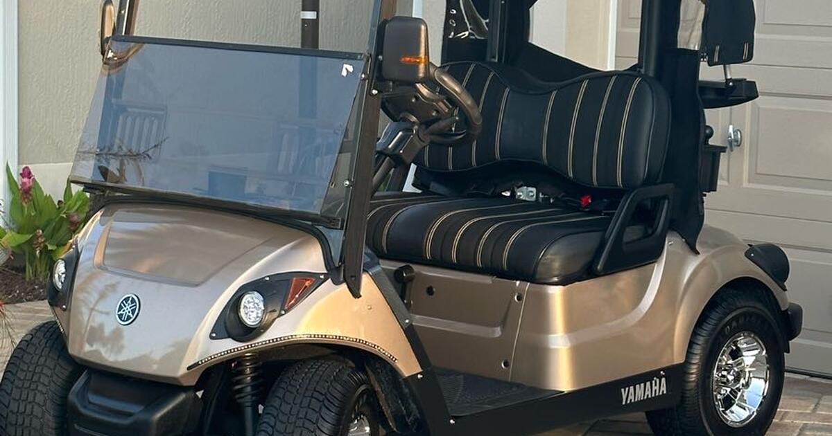2seater golf carts for rent 125 weekly for 125 in The Villages, FL