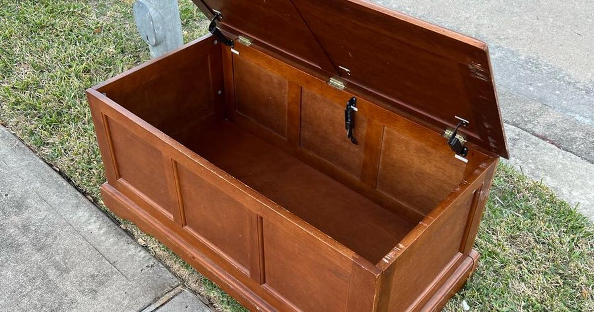Wood chest for FREE for Free in Richmond, TX Finds — Nextdoor