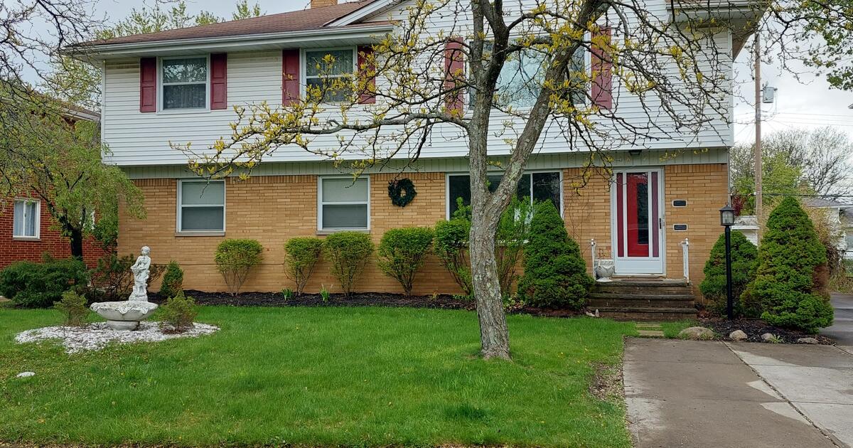 DUPLEX FOR RENT for 1250 in Parma Heights, OH Finds — Nextdoor