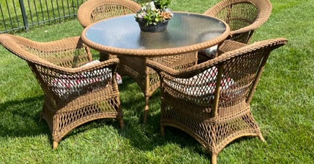 8 piece outdoor wicker patio/porch furniture for 475 in Overland Park