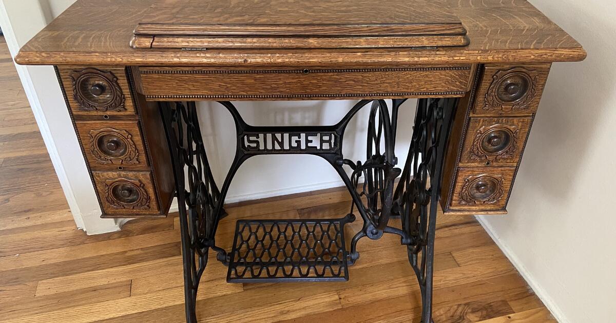 Antique Singer Sewing Machine & for Free in Laguna Beach, CA For Sale & Free — Nextdoor