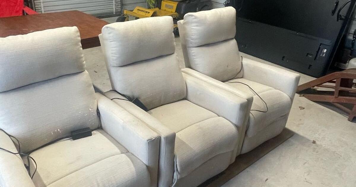 Electric Recliner Chairs for 60 in Fort Worth, TX For Sale & Free