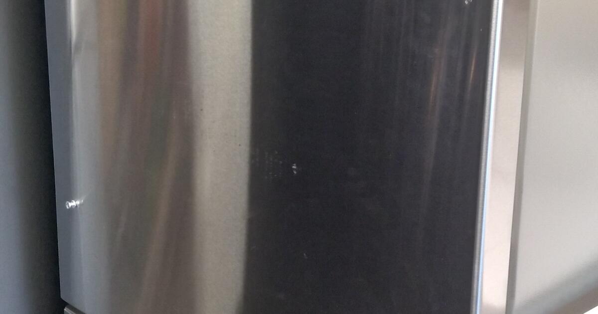 New LG 26 Cu. Ft. Stainless Steel BottomFreezer Refrigerator (Model