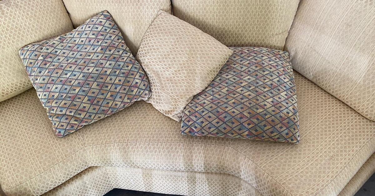 Everything 25 Sectional Couch for 25 in Raleigh, NC Finds — Nextdoor