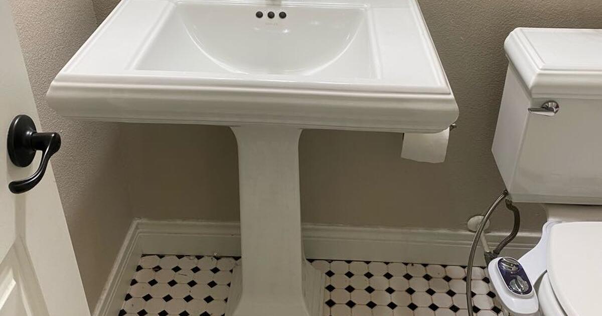 Koehler pedestal sink only in Helotes, TX Finds — Nextdoor