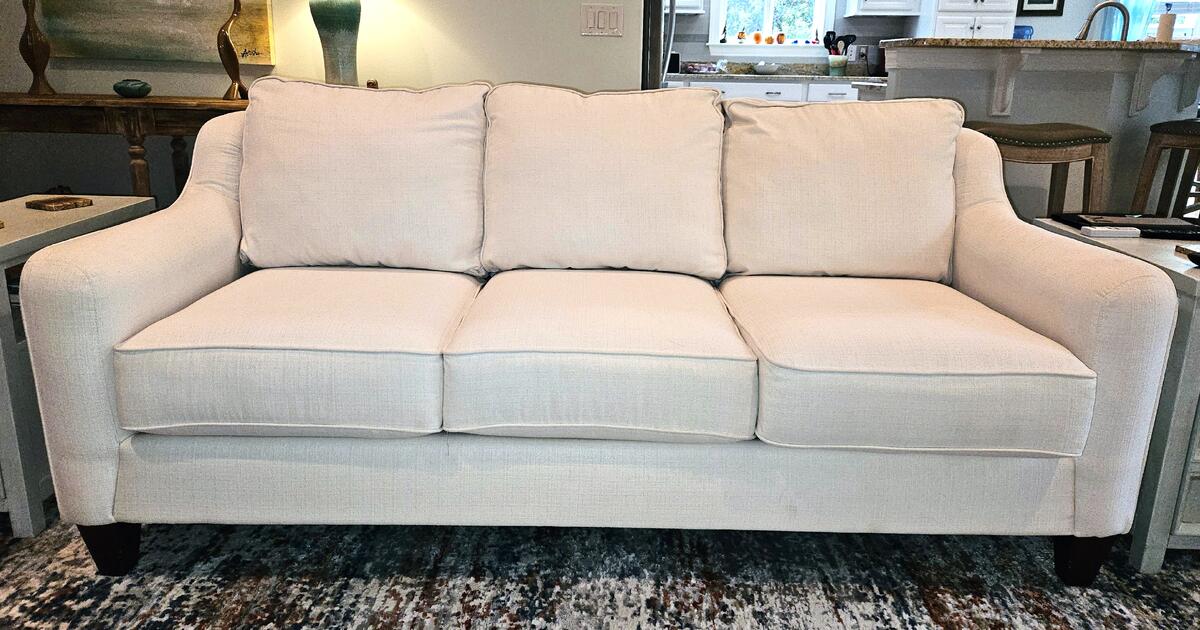 LaZBoy Talbot Sofa for 495 in Leland, NC For Sale & Free — Nextdoor