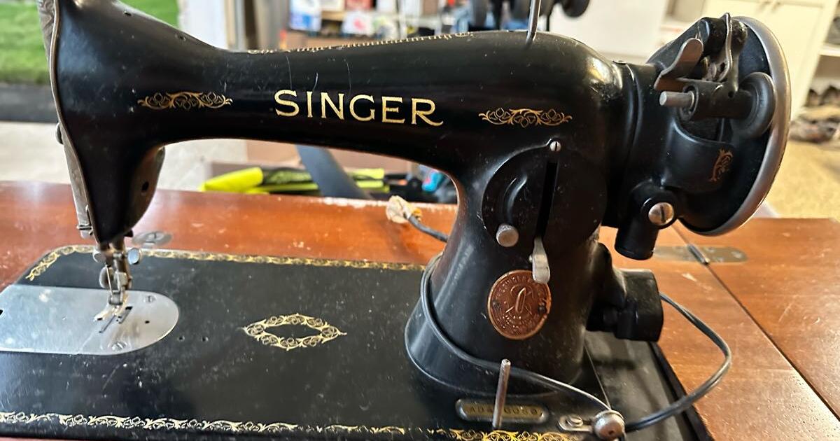 Singer Sewing Machine for Free in Spring Branch, TX | For Sale & Free ...