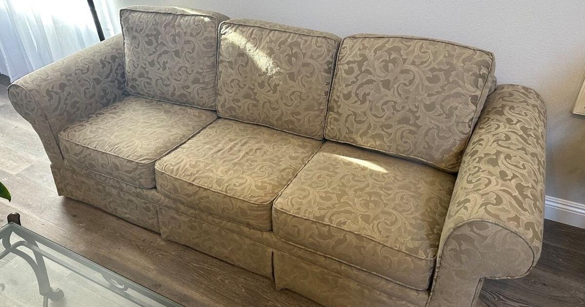 Furniture for 115 in Fullerton, CA Finds — Nextdoor