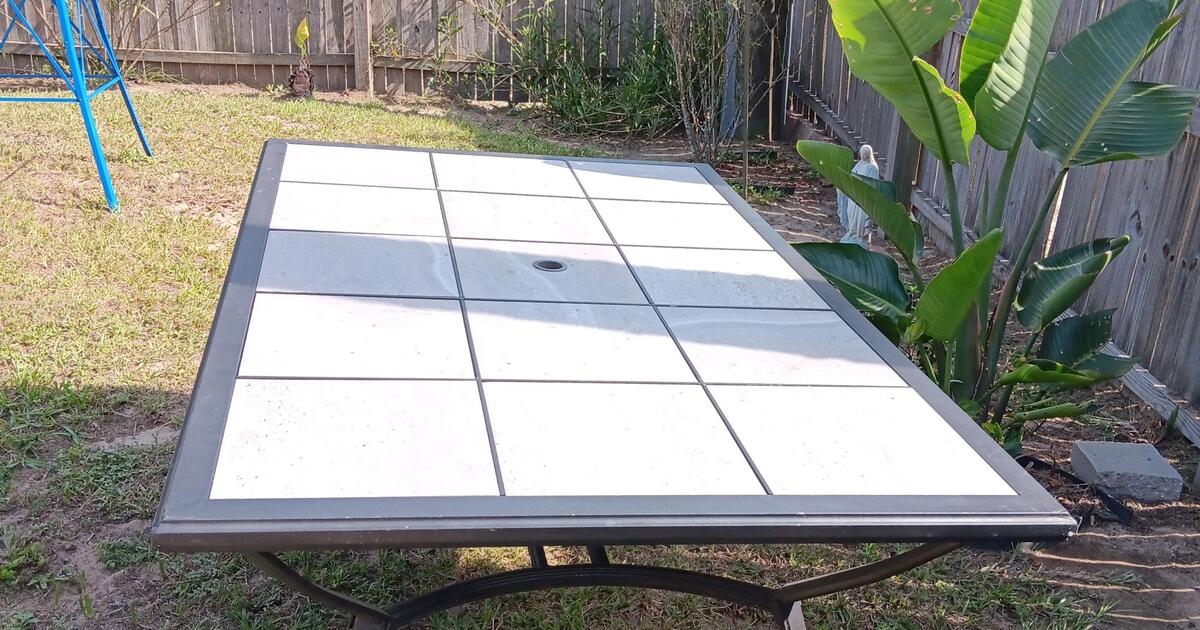 40 x 65 tiled outdoor table for $25 in Dunnellon, FL | For Sale & Free ...