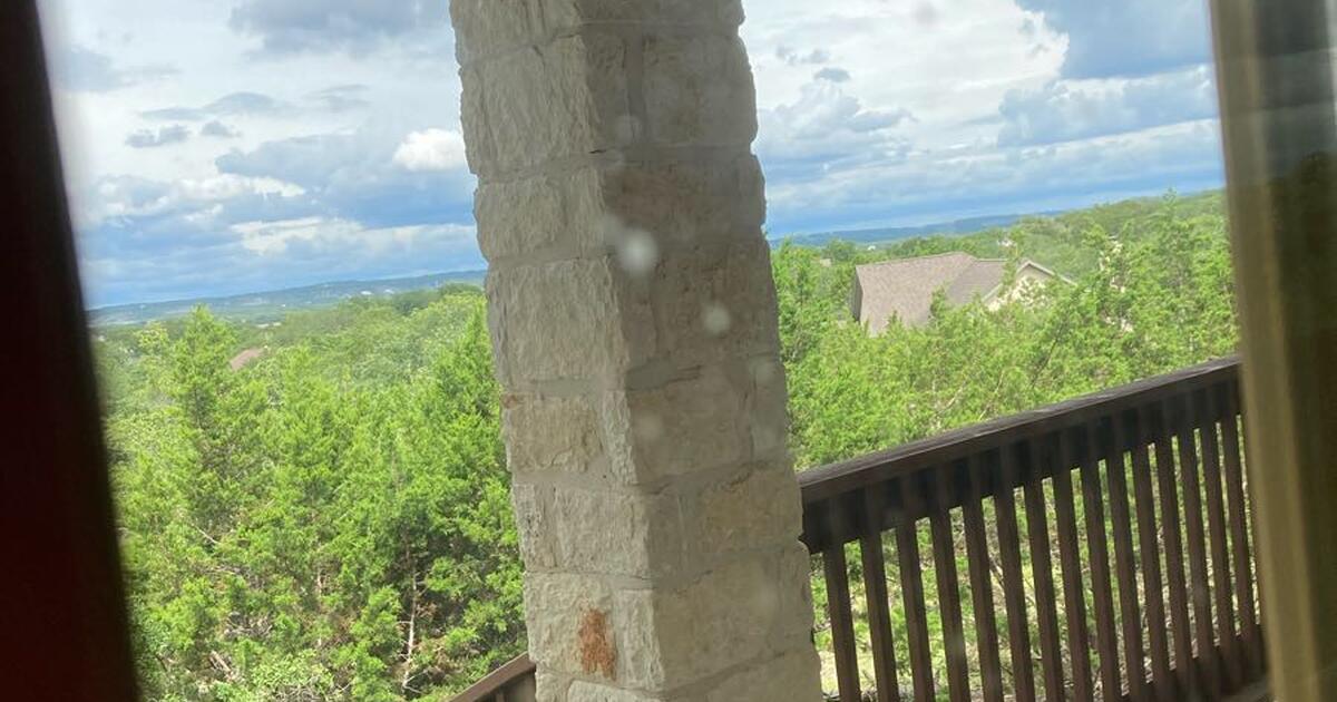 For Lease in Woodcreek. 3+2 beautiful home for 2300 in Wimberley, TX