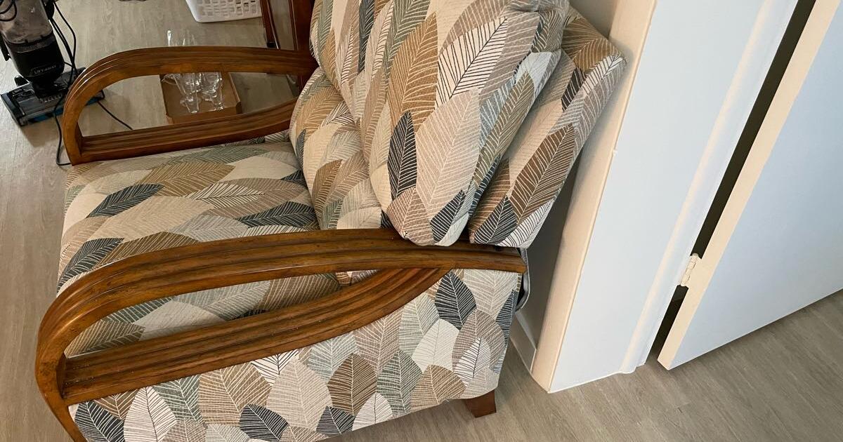 Nice comfy recliner in Naples, FL For Sale & Free — Nextdoor