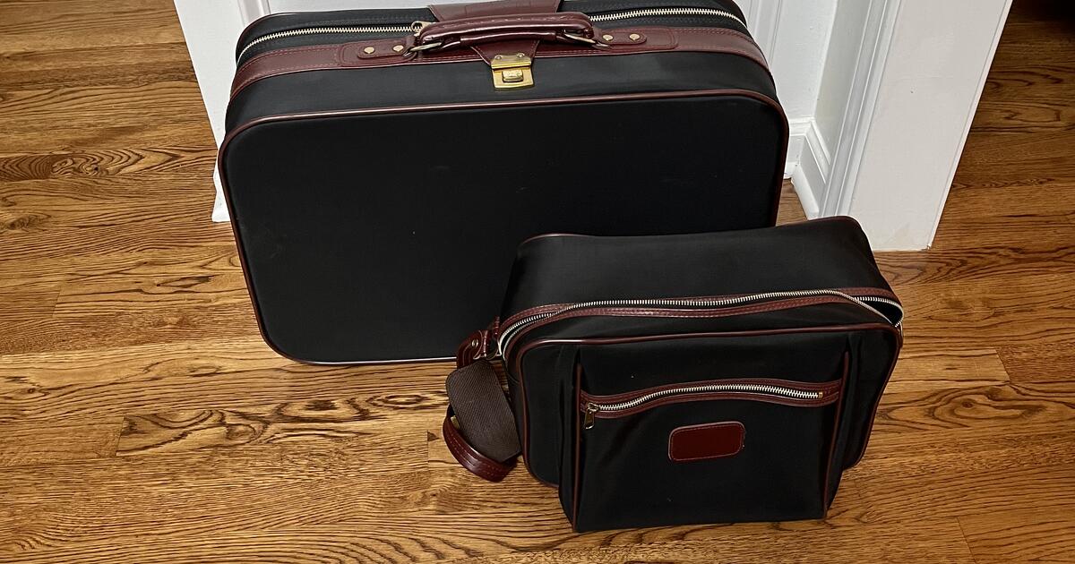 Free medium sized luggage for free in jasper ga for sale free