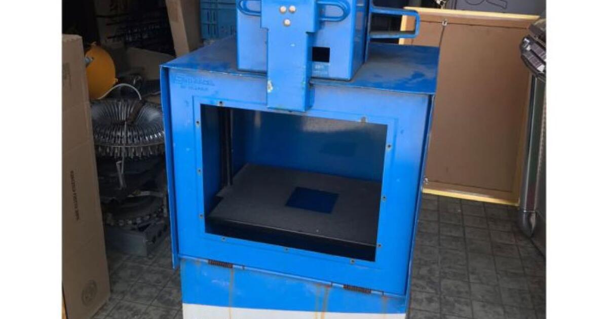 ISO Newspaper box vending machine for Free in Omaha, NE For Sale