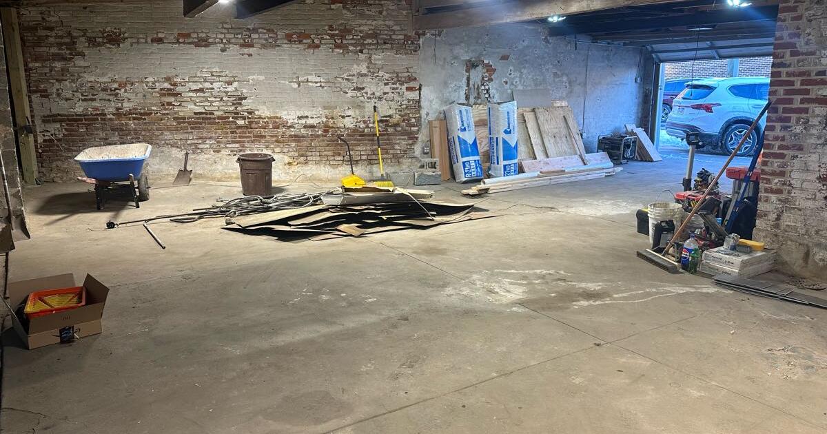 Garage storage space for rent Philadelphia for 1300 in Philadelphia