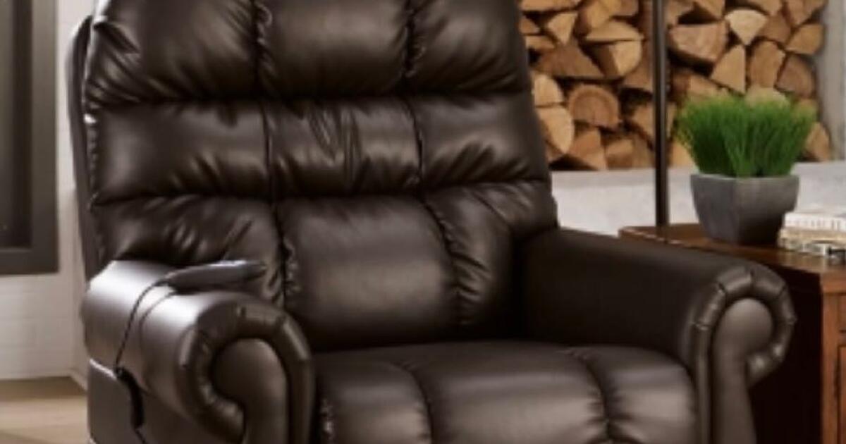 New/Unused Power Lift Recliner in Bloomington, IL For Sale & Free