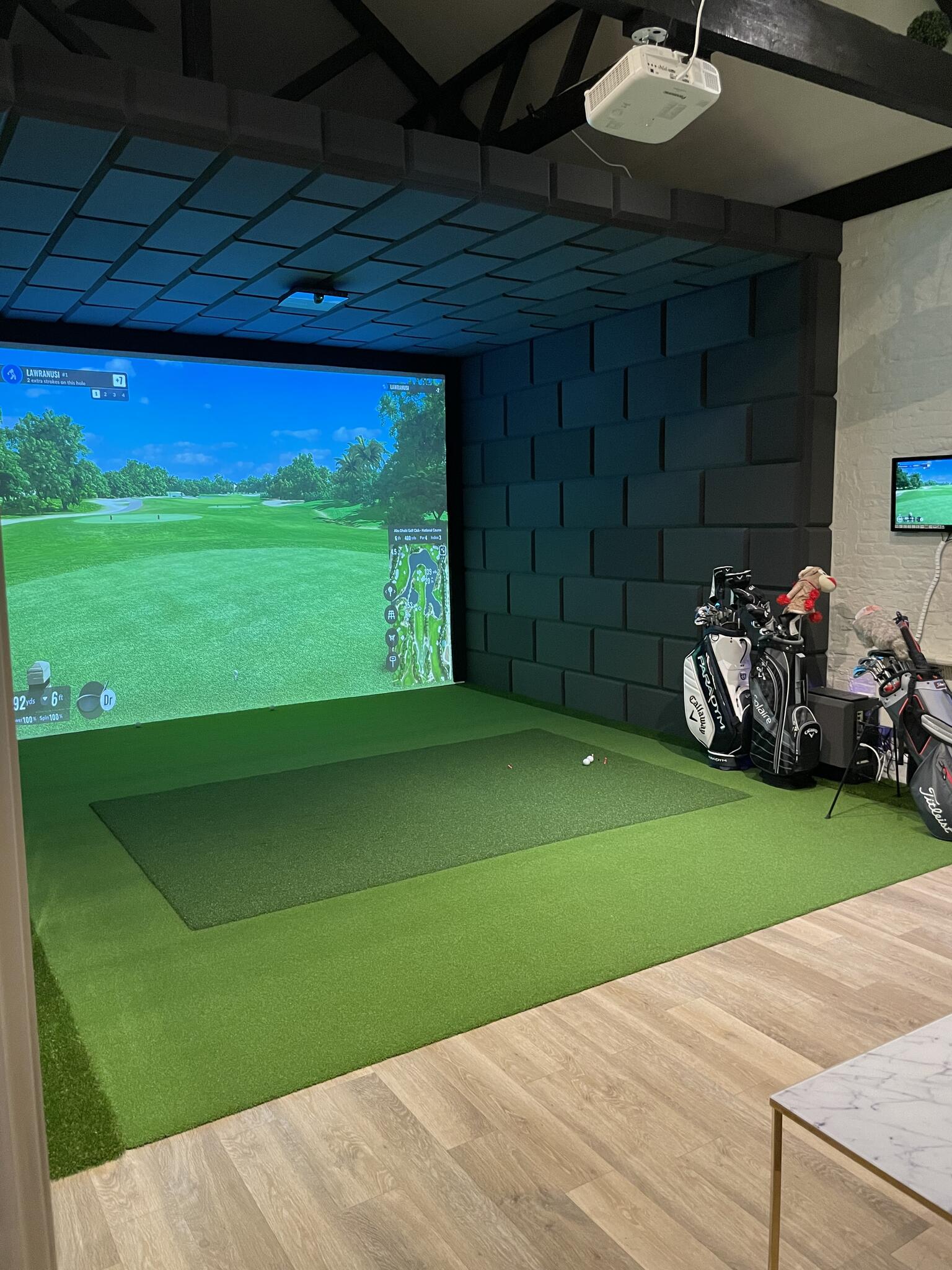 Golf Manor Club · Come visit the amazing indoor golf club in Farnham