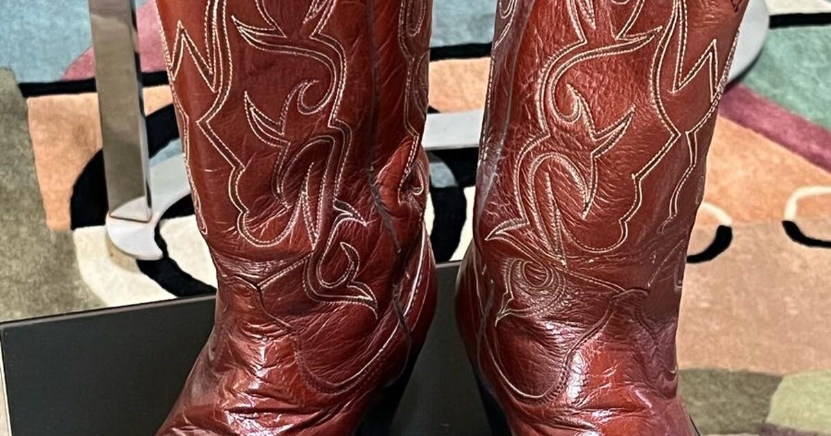Ladies boots for 15 in TX Finds — Nextdoor