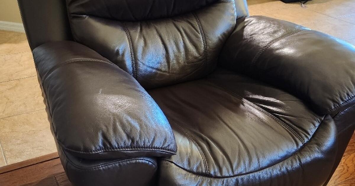 Leather Recliner for 50 in Las Vegas, NV For Sale & Free — Nextdoor