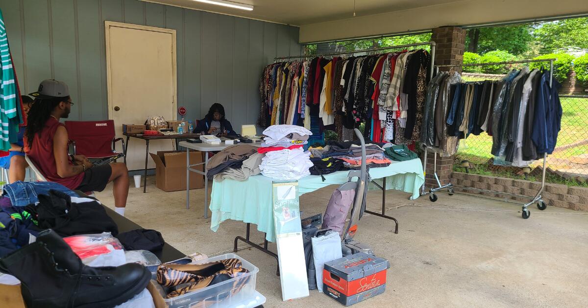 Women (1x. To 4x) And Men Clothes 40 To 44 And 3xl Shirts) in Anniston