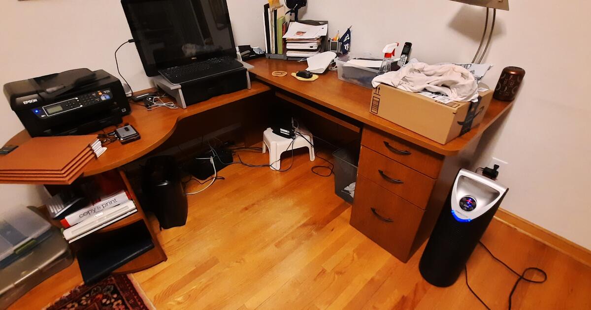 Moving sale selling items. NextDoor makes you put in a price. for Free