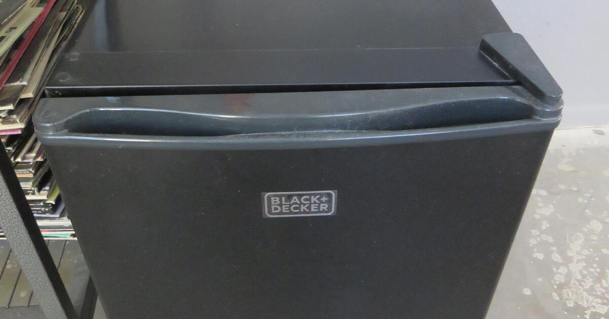 Black and Decker Mini Fridge for Free in Phoenix, AZ For Sale & Free