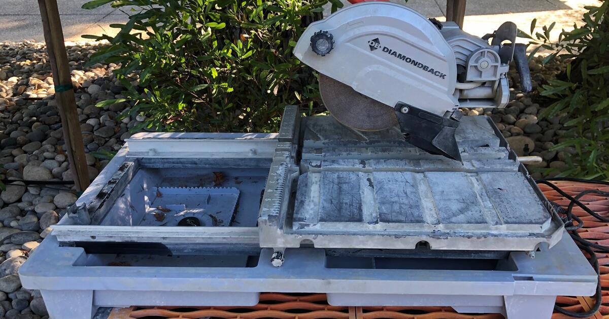 Diamondback 7" HeavyDuty Tile Saw With Diamond Tile Blade for 70 in