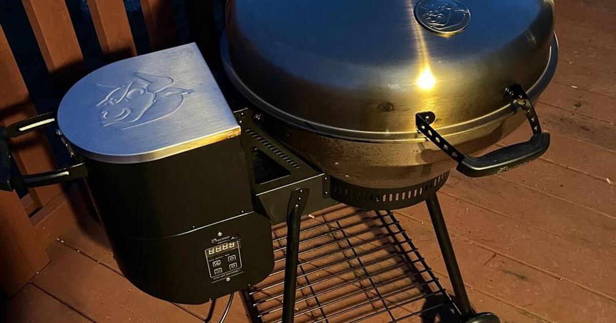 Recteq pellet smoker for 300 in Greenback, TN Finds — Nextdoor