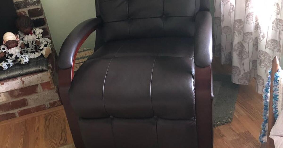 Leather Recliner for 200 in Vancouver, WA Finds — Nextdoor