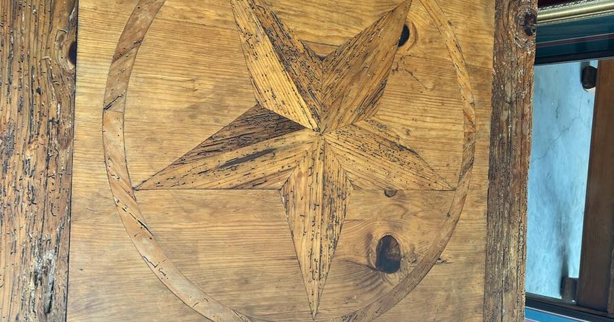 Coffee table for 105 in Kingsland, TX For Sale & Free — Nextdoor